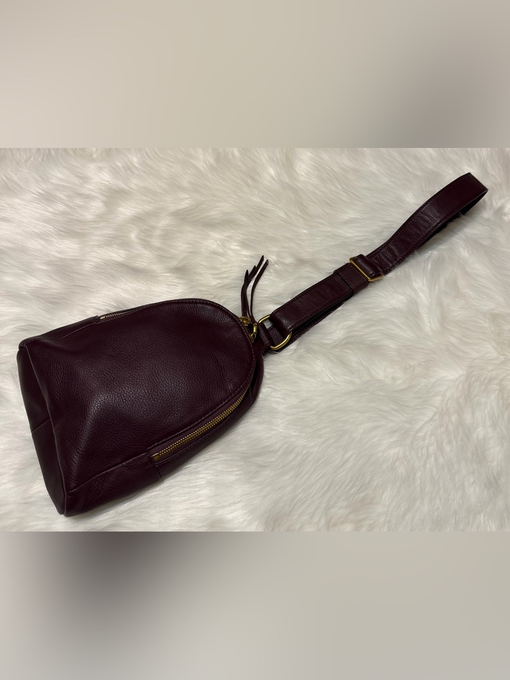 HOBO Fern Sling Mulberry Glaze Leather Crossbody - Picture 3 of 14